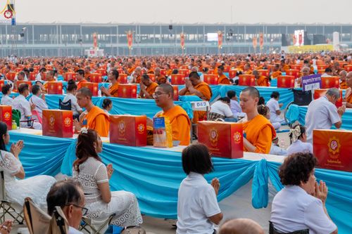 ภาพ No.324115:วันที่ 22 เมษายน พ.ศ.2569 (วันคุ้มครองโลก) พิธีถวายมหาสังฆทาน 40,000 กว่าวัดทั่วประเทศ ณ ลานธรรม พระมหาธรรมกายเจดีย์ วัดพระธรรมกาย