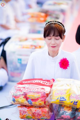 ภาพ No.297541:วันที่ 18 มกราคม พ.ศ. 2569 พิธีตักบาตรพระธรรมยาตรา ณ วัดโบสถ์บน ต.บางคูเวียง จ.นนทบุรี อนุสรณ์สถานลำดับที่ 4 สถานที่เกิดด้วยกายธรรม ในโครงการธรรมยาตรา กตัญญูบูชา มหาปูชนียาจารย์ พระมงคลเทพมุนี(สด จนฺทสโร) พระผู้ปราบมาร อนุสรณ์สถาน 7 แห่ง ปีที่ 14