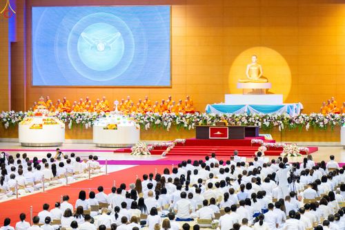 ภาพ No.328003:วันอาทิตย์ต้นเดือนที่ 3 พฤษภาคม พ.ศ.2569 พิธีบูชาข้าวพระ ณ วัดพระธรรมกาย