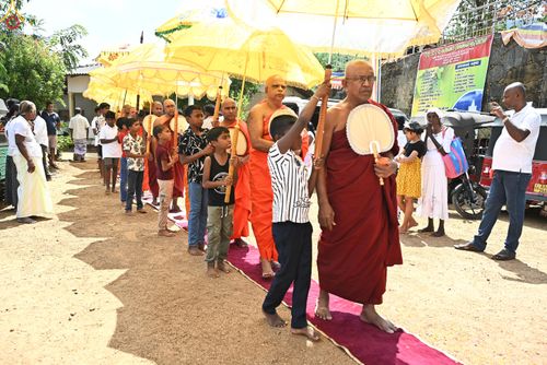 ภาพ No.278809:วันที่ 1 พฤศจิกายน  2568  กฐินสมทบวัดต่างประเทศ โดยคณะศิษยานุศิษย์ บูชาธรรม 81 ปี หลวงพ่อธัมมชโย ณ วัดธรรมรักษิตาราม ประเทศศรีลังกา