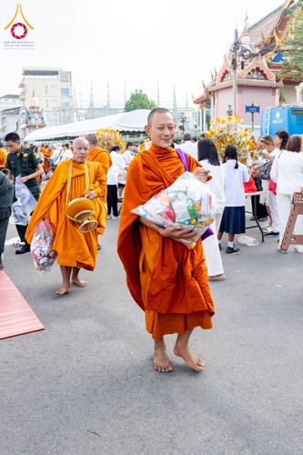 ภาพ No.284720:วันอาทิตย์ที่ 14 ธันวาคม พ.ศ.2568  พิธีทำบุญเมืองสุราษฎร์ธานี 110ปี และพิธีตักบาตรพระสงฆ์ 1,110 รูป  ณ บริเวณริมน้ำวัดกลาง (เก่า) ถนนบ้านดอน ตำบลตลาดใหม่ อำเภอเมือง จังหวัดสุราษฎร์ธานี