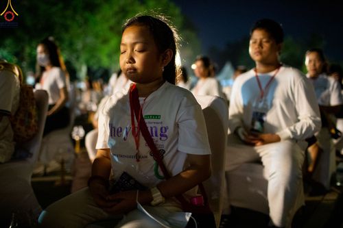 ภาพ No.82019:พิธีจุดวิสาขประทีป 22,000 ดวงและโคมลอย 3,000 ดวง ( Festival  lampion Vesak Indonesia) ณ มหาเจดียบรมพุทโธ อินโดนีเซีย  วันอาทิตย์ที่ 4 มิ.ย. พ.ศ.2566