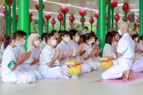 ภาพ No.82700:พิธีเวียนประทักษิณ, พิธีวันทาเจดีย์ ณ มหาธรรมกายเจดีย์  พิธีบรรพชาหมู่พระพี่เลี้ยงเข้าพรรษา, ธรรมทายาทอุดมศึกษา รุ่นที่ 50(ภาคฤดูฝน) และธรรมทายาทพุทธศาสตร์สากล รุ่นที่ 7 (ภาคฤดูฝน) วันเสาร์ที่ 17 มิถุนายน พ.ศ. 2566 ณ  โบสถ์พระไตรปิฎก วัดพระธรรมกาย จ.ปทุม