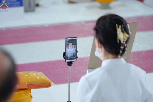 ภาพ No.84125:พิธีเวียนประทักษิณ พิธีวันทาเจดีย์ พิธีขอขมา และมอบผ้าไตร  ในโครงการบรรพชาอุปสมบทหมู่ธรรมทายาทรุ่นเข้าพรรษา และโครงการบรรพชาสามเณรโรงเรียนนานาชาติ รุ่นที่12 ในวันเสาร์ที่ 22 กรกฎาคม พ.ศ. 2566