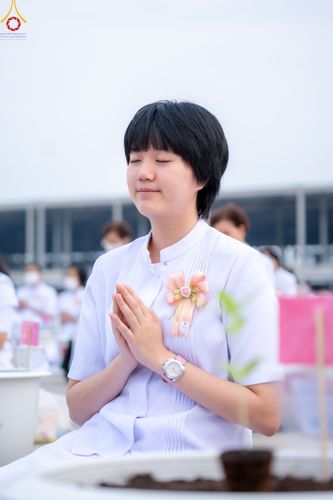 ภาพ No.90188:พิธีปลูกทรัพย์บานชื่น  เนื่องใน 139 ปี วันคล้ายวันเกิดด้วยรูปกายเนื้อ พระมงคลเทพมุนี (สด จนฺทสโร) พระผู้ปราบมาร วันอังคารที่ 10 ตุลาคม พ.ศ. 2566 ณ วัดพระธรรมกาย จ.ปทุมธานี