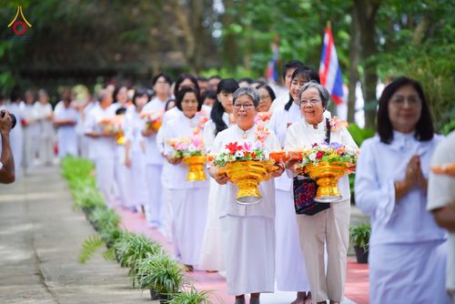 ภาพ No.346548:วันอาทิตย์ที่ 30 สิงหาคม พ.ศ.2569 พิธีทอดผ้าป่า สวดธรรมจักรกัปปวัตนสูตรกลั่นแผ่นดินโปรยรัตนชาติ  สถาปนาองค์พระเจดีย์เพื่อสร้างสันติภาพโลก  ณ ศูนย์ปฏิบัติธรรมพนมสารคาม (เพชรตะวัน) จังหวัดฉะเชิงเทรา