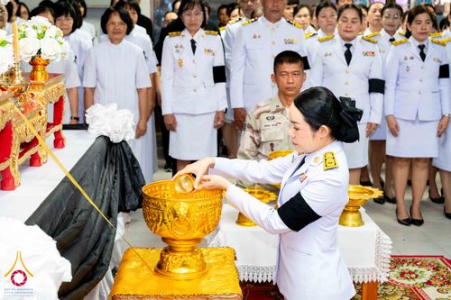 ภาพ No.337186:วันที่ 13-27 มิถุนายน พ.ศ.2569 พสกนิกรอำเภอคลองหลวง จัดพิธีบำเพ็ญกุศลสวดพระอภิธรรม อุทิศถวายพระกุศลแด่สมเด็จพระเจ้าลูกเธอ เจ้าฟ้าพัชรกิติยาภาฯ
