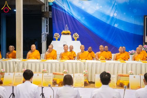 ภาพ No.288159:วันที่ 4 มกราคม พ.ศ. 2569 พิธีถวายภัตตาหารเป็นสังฆทาน แด่พระธรรมยาตรา ในโครงการธรรมยาตรา กตัญญูบูชา มหาปูชนียาจารย์ พระมงคลเทพมุนี(สด จนฺทสโร) พระผู้ปราบมาร อนุสรณ์สถาน 7 แห่ง ปีที่ 14 ณ อนุสรณ์สถานมหาวิหารพระมงคลเทพมุนี (โลตัสแลนด์) อ.สองพี่น้อง จ.สุพรร