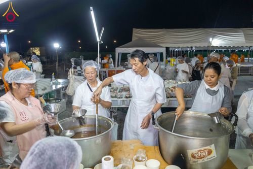 ภาพ No.301675:วันที่ 24 มกราคม พ.ศ. 2569 พิธีถวายภัตตาหารเป็นสังฆทาน แด่พระธรรมยาตรา ณ อนุสรณ์สถานบางปลา วัดบางปลา อำเภอบางเลน จังหวัดนครปฐม ในโครงการธรรมยาตรา กตัญญูบูชา มหาปูชนียาจารย์ พระมงคลเทพมุนี(สด จนฺทสโร) พระผู้ปราบมาร อนุสรณ์สถาน 7 แห่ง ปีที่ 14