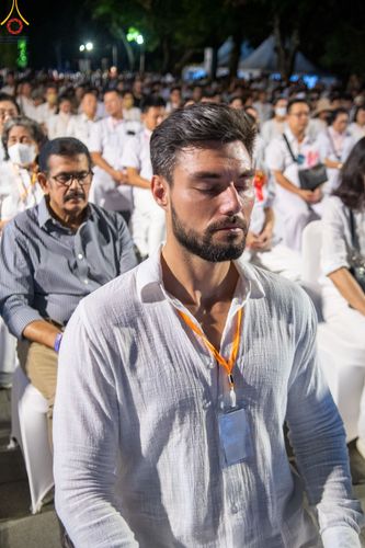 ภาพ No.82001:พิธีจุดวิสาขประทีป 22,000 ดวงและโคมลอย 3,000 ดวง ( Festival  lampion Vesak Indonesia) ณ มหาเจดียบรมพุทโธ อินโดนีเซีย  วันอาทิตย์ที่ 4 มิ.ย. พ.ศ.2566