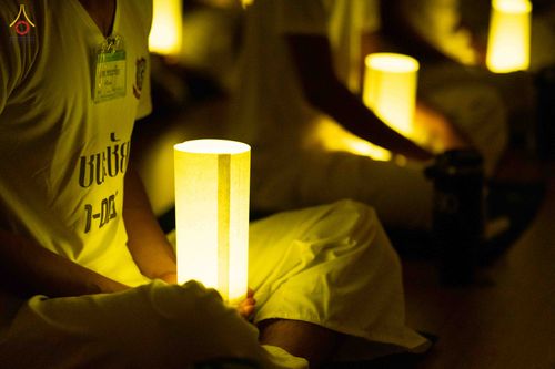 ภาพ No.341575:วันที่ 26 กรกฎาคม พ.ศ. 2569 โครงการพัฒนาคุณธรรม จริยธรรม สำหรับนักเรียนนายสิบตำรวจ (นสต.) รุ่นที่ 17 ศูนย์ฝึกอบรมตำรวจภูธรภาค 1 ได้จัดกิจกรรม  จุดเทียนรวมใจและปฏิบัติธรรมเจริญสมาธิภาวนา เพื่อน้อมอุทิศถวายเป็นพระราชกุศลฯ ณ ศูนย์ปฏิบัติธรรมเวิล์ดพีช วัลเล่