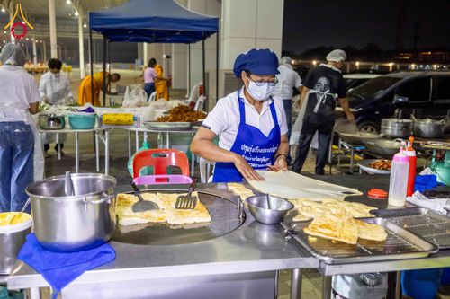 ภาพ No.306108:วันที่ 30 มกราคม พ.ศ. 2569 พิธีถวายภัตตาหารเป็นสังฆทาน แด่พระธรรมยาตรา ณ วัดพระธรรมกาย  จังหวัดปทุมธานี ในโครงการธรรมยาตรา กตัญญูบูชา มหาปูชนียาจารย์ พระมงคลเทพมุนี(สด จนฺทสโร) พระผู้ปราบมาร อนุสรณ์สถาน 7 แห่ง ปีที่ 14