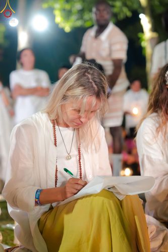 ภาพ No.156603:วัดพุทธบาหลีและวัดพระธรรมกาย จัดปฏิบัติธรรมนานาชาติ 1,151 คนจาก 78 ประเทศ ใน "วันสันติภาพสากล" ณ บาหลี อินโดนีเซีย วันเสาร์ที่ 21 กันยายน พ.ศ. 2567 เวลา 16.00-21.00 น. ณ พิพิธภัณฑ์ ARMA เมืองอูบุด จังหวัดบาหลี ประเทศอินโดนีเซีย