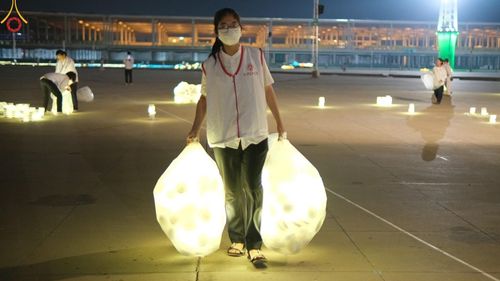 ภาพ No.208306:V.55 สารพัดV สารพัดดี ที่วัดพระธรรมกาย ในโครงการธรรมยาตรา กตัญญูบูชา มหาปูชนียาจารย์ พระมงคลเทพมุนี (สด จนฺทสโร) พระผู้ปราบมาร อนุสรณ์สถาน 7 แห่ง ปีที่ 13 ระหว่างวันที่ 2-31 มกราคม พ.ศ. 2568