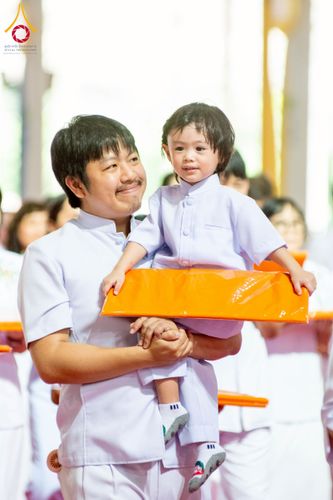 ภาพ No.215613:วันอาทิตย์ต้นเดือนที่ 6 เมษายน พ.ศ. 2568 ขบวนอัญเชิญผ้าป่าสมทบ มหาสังฆทาน 40,000 กว่าวัดทั่วประเทศ ณ สภาธรรมกายสากล วัดพระธรรมกาย