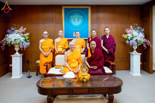 ภาพ No.317558:วันอังคารที่ 24 มีนาคม พ.ศ.2569  หลวงพ่อทัตตชีโว รองเจ้าอาวาส วัดพระธรรมกาย ต้อนรับปฏิสันถารคณะลามะจากทิเบต