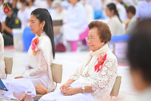 ภาพ No.284648:วันอาทิตย์ที่ 14 ธันวาคม พ.ศ.2568  พิธีทำบุญเมืองสุราษฎร์ธานี 110ปี และพิธีตักบาตรพระสงฆ์ 1,110 รูป  ณ บริเวณริมน้ำวัดกลาง (เก่า) ถนนบ้านดอน ตำบลตลาดใหม่ อำเภอเมือง จังหวัดสุราษฎร์ธานี