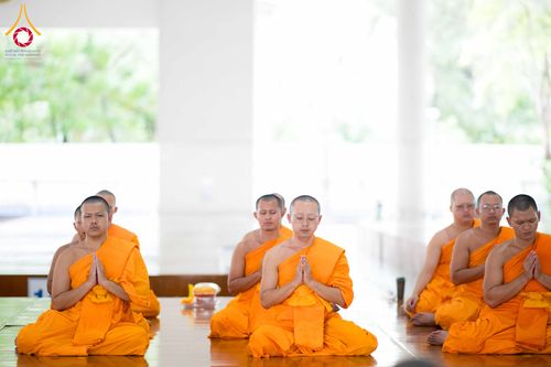 ภาพ No.329927:วันที่ 23 พฤษภาคม พ.ศ. 2569 พิธีถวายภัตตาหารเมนูสวรรค์ เพื่อการบรรลุธรรม ณ หอฉันคุณยายอาจารย์ฯ วัดพระธรรมกาย จังหวัดปทุมธานี