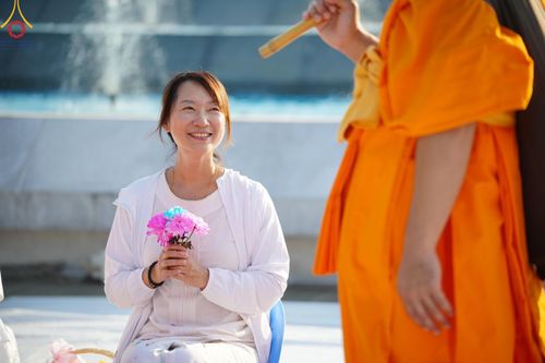 ภาพ No.188451:พิธีต้อนรับพระธรรมยาตรา ในโครงการธรรมยาตรา กตัญญูบูชา มหาปูชนียาจารย์ พระมงคลเทพมุนี(สด จนฺทสโร) พระผู้ปราบมาร อนุสรณ์สถาน 7 แห่ง ปีที่ 13 วันที่ 2 มกราคม พ.ศ. 2568 ณ วัดพระธรรมกาย จ.ปทุมธานี