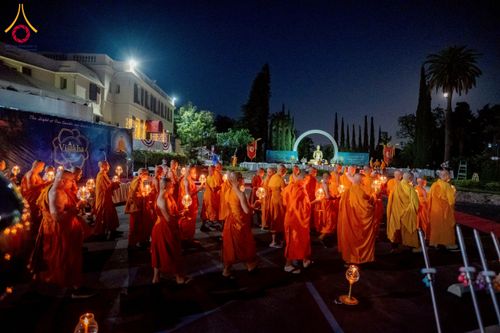 ภาพ No.225738:วันอาทิตย์ที่ 11 พฤษภาคม พ.ศ. 2568 วัดพระธรรมกายแคลิฟอร์เนีย จัดงานวิสาขบูชานานาชาติ และถวายมหาสังฆทานคณะสงฆ์ 120 รูป