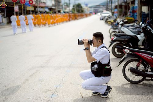 ภาพ No.239786:วันที่ 16-17 สิงหาคม พ.ศ. 2568 การปฏิบัติหน้าที่ของเจ้าหน้าที่ทุกสถานะ เพื่องานพิธีอัญเชิญรูปเหมือนพระมงคลเทพมุนี (สด จันทสโร) และพิธีกดปุ่มอัญเชิญรูปเหมือน พระมงคลเทพมุนี (สด จันทสโร) ณ มหาวิหารแก้วพระมงคลเทพมุนี ศูนย์ปฏิบัติธรรมแก้วเมืองเลย จ.เลย