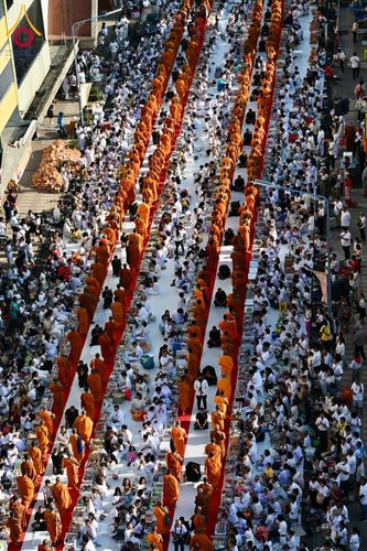 ภาพ No.147894:มหาสังฆทานครั้งยิ่งใหญ่ ตักบาตรพระ 10,000 รูป คณะสงฆ์ 4 ประเทศ 14 จังหวัดภาคใต้ วันอาทิตย์ที่ 11 สิงหาคม พ.ศ. 2567 ณ นิพัทธ์อุทิศ 3 ใจกลางนครหาดใหญ่ จ.สงขลา