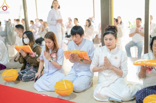 ภาพ No.135078: พิธีบรรพชาสามเณร  พิธีตักบาตรฉลองสามเณรใหม่ วันที่ 1 เมษายน พ.ศ.2567 ในโครงการบรรพชาสามเณรฟื้นฟูพระพุทธศาสนาทั่วไทย ณ ศูนย์ปฏิบัติธรรมแก้วเมืองเลย