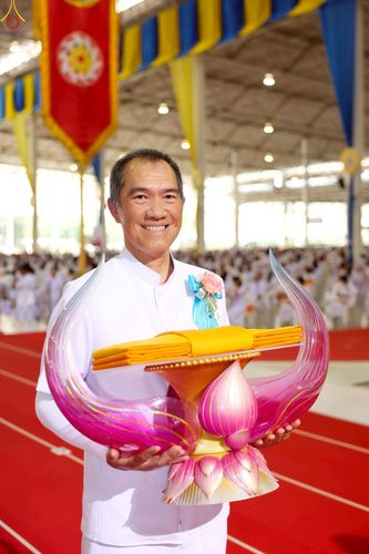 ภาพ No.251586:วันที่ 10 ตุลาคม พ.ศ. 2568 พิธีทอดผ้าป่าสมทบกฐินวัดพระธรรมกาย และสมทบกฐิน 30,000 กว่าวัดทั่วประเทศ ครั้งที่ 3 ณ สภาธรรมกายสากล วัดพระธรรมกาย