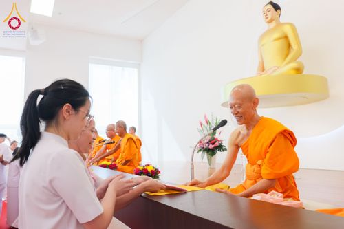 ภาพ No.172060:พิธีทอดกฐิน วัดพระธรรมกายสิงคโปร์ วันอาทิตย์ที่ 27 ตุลาคม พ.ศ. 2567