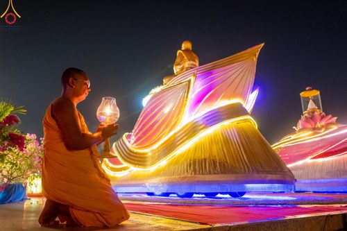 ภาพ No.122248:พิธีจุดประทีปถวายเป็นพุทธบูชา และบูชาธรรมมหาปูชนียาจารย์ พระมงคลเทพมุนี(สด จนฺทสโร) ในโครงการธรรมยาตรา กตัญญูบูชา มหาปูชนียาจารย์ พระมงคลเทพมุนี(สด จนฺทสโร) พระผู้ปราบมาร อนุสรณ์สถาน 7 แห่ง ปีที่ 12 วันที่ 31 มกราคม พ.ศ. 2567 ณ วัดพระธรรมกาย จ.ปทุมธานี (