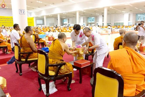 ภาพ No.236375:วันที่ 3 สิงหาคม พ.ศ. 2568 พิธีถวายมหาสังฆทานคณะสงฆ์ 2,000 กว่าวัดทั่วประเทศ ปีที่ 25 , พิธีถวายไทยธรรมคณะสงฆ์ 323 วัด 4 จังหวัดชายแดนภาคใต้ ณ วัดพระธรรมกาย