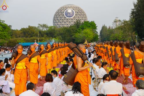 ภาพ No.120341:พิธีต้อนรับพระธรรมยาตรา ในโครงการธรรมยาตรา กตัญญูบูชา มหาปูชนียาจารย์ พระมงคลเทพมุนี(สด จนฺทสโร) พระผู้ปราบมาร อนุสรณ์สถาน 7 แห่ง ปีที่ 12 วันที่ 28 มกราคม พ.ศ. 2567 ณ วัดพระธรรมกาย จ.ปทุมธานี (ชุดที่ 2)