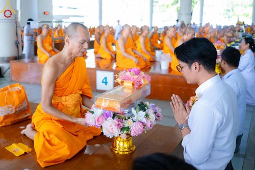 ภาพ No.184817:พิธีถวายภัตตาหารเมนูสวรรค์ "เพื่อการบรรลุธรรม" เนื่องในวาระอายุวัฒนมงคล 84 ปี หลวงพ่อทัตตชีโว วันเสาร์ที่ 21 ธันวาคม พ.ศ. 2567 ณ หอฉันคุณยายอาจารย์ฯ วัดพระธรรมกาย