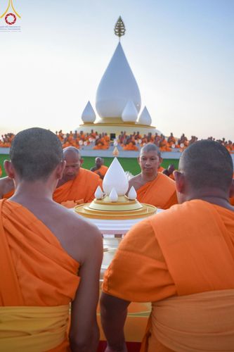 ภาพ No.211657:วันอาทิตย์ที่ 16 มีนาคม พ.ศ. 2568 พิธีอัญเชิญพระบรมสารีริกธาตุ ประดิษฐาน ณ ปทุมเจดีย์ ศูนย์อบรมเยาวชนปัตตานี