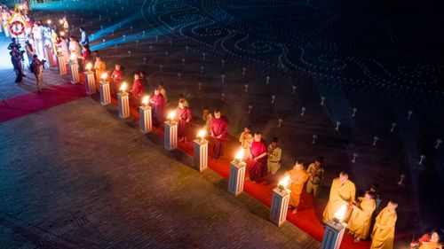 ภาพ No.210509:วันเสาร์ที่ 8 มีนาคม พ.ศ. 2568 พิธีจุดประทีป โครงการบรรพชาสามเณรชาวเนปาล 500 รูป ณ ชาตสถานอุทยานลุมพินีวัน ที่ประสูติขององค์สมเด็จพระสัมมาสัมพุทธเจ้า ลุมพินี ประเทศเนปาล