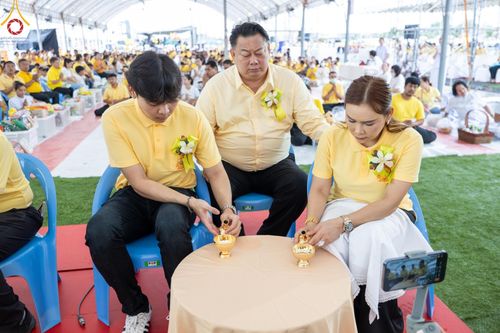 ภาพ No.146471:มหาสังฆทานถวายเป็นพุทธบูชาครั้งยิ่งใหญ่ โครงการทำบุญตักบาตร เพื่อถวายเป็นพระราชกุศล เนื่องในโอกาสมหามงคลเฉลิมพระชนมพรรษา พระบาทสมเด็จพระเจ้าอยู่ห้วฯ ทรงเจริญพระชนมพรรษา 6 รอบ 72 พรรษา