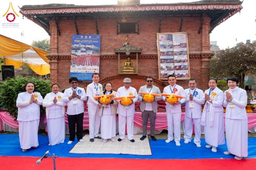 ภาพ No.129739:พิธีตัดปอยผมและแห่นาคธรรมทายาท ในโครงการบรรพชา 1,250 รูป ณ แดนประสูติ สวนลุมพินี ประเทศเนปาล วันที่ 2 มีนาคม พ.ศ. 2567