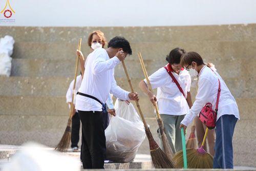 ภาพ No.106988:V.3 ตั้งใจ การเตรียมงาน เก็บงาน การรับบุญของเจ้าหน้าที่หน่วยงานต่างๆ เพื่อโครงการธรรมยาตรา กตัญญูบูชามหาปูชนียาจารย์ พระมงคลเทพมุนี (สด จนฺทสโร) พระผู้ปราบมาร อนุสรณ์สถาน 7 แห่ง ปีที่ 12 ระหว่างวันที่ 2 - 31 มกราคม พ.ศ. 2567