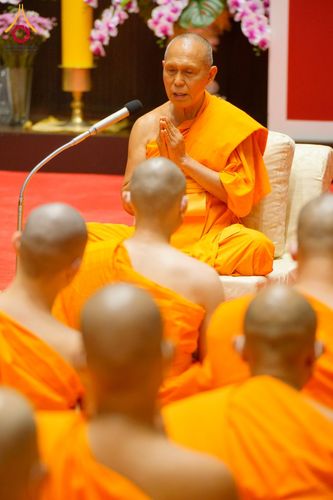 ภาพ No.62140:พิธีอุปสมบทในโครงการอุปสมบทหมู่ บูชาธรรมหลวงพ่อธัมมชโย พ.ศ.2567 ณ อุโบสถ วัดพระธรรมกาย จ.ปทุมธานี วันที่ 13-15 เมษายน พ.ศ. 2567