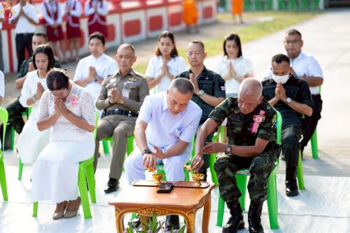 ภาพ No.234409:วันพฤหัสบดีที่ 24 กรกฎาคม พ.ศ. 2568 พิธีถวายสังฆทานแก่คณะสงฆ์ 323 วัด , พิธีมอบกองทุนหนุนแรงใจช่วยครูใต้ , พิธีทำบุญส่วนกุศลแด่ผู้วายชนม์ ในเหตุการณ์ความไม่สงบ 4 จังหวัด ชายแดนภาคใต้ (ปัตตานี , ยะลา , นราธิวาส , สงขลา) ปีที่ 21 ครั้งที่ 179 ณ วัดเวฬุวัน 