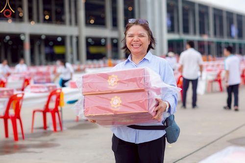 ภาพ No.219102:วันที่ 19-21 เมษายน พ.ศ. 2568 การเตรียมงานในลานธรรม , วิหารคด เพื่องานวันคุ้มครองโลก 22 เมษายน พ.ศ. 2568