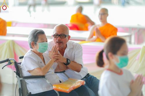 ภาพ No.131618:พิธีร่วมบุญบรรพชาสามเณร 5,000 รูป ณ บ้านแก้วเรือนทองคุณยาย สภาธรรมกายสากล วัดพระธรรมกาย วันเสาร์ที่ 23 มีนาคม พ.ศ. 2567