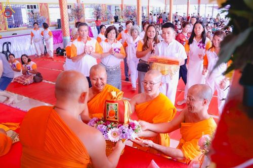 ภาพ No.179277:พิธีทอดกฐิน ณ วัดถ้ำคีรีวงศ์ อ.เปิ้นดัง รัฐเคด้าห์ ประเทศมาเลเซีย ในโครงการกฐินสามัคคีทั่วไทย 30,000 วัด บูชาธรรม 80 ปี หลวงพ่อธัมมชโย โดยคณะศิษยานุศิษย์วัดพระธรรมกาย วันที่ 1 พฤศจิกายน พ.ศ. 2567