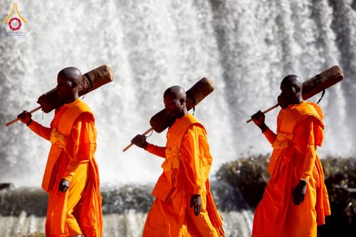 ภาพ No.232868:วันที่ 1 กรกฏาคม พ.ศ. 2568 Dhammayatra in South Africa 2025 ธรรมยาตราแอฟริกาใต้ — เส้นทางแห่งสติ สมาธิ และปัญญา ธรรมทายาทที่ได้อบรมโครงการบรรพชาอุปสมบทหมู่ครั้งที่ 2 ณ วัดพระธรรมกายโจฮันเนสเบิร์ก ประเทศแอฟริกาใต้