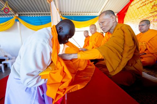 ภาพ No.231676:โครงการบรรพชาอุปสมบทหมู่ครั้งที่ 2 ณ วัดพระธรรมกายโจฮันเนสเบิร์ก ประเทศแอฟริกาใต้ วันอาทิตย์ 29 มิถุนายน พ.ศ. 2568