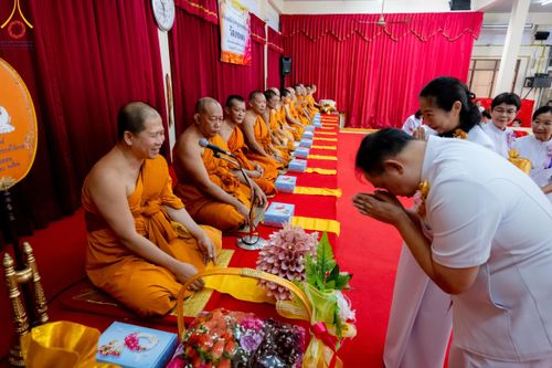 ภาพ No.192303:พิธีทอดผ้าป่าทำนุบำรุงศาสนสถาน ณ วัดเทพพล แขวงบางพรม เขตตลิ่งชัน กรุงเทพมหานคร ในโครงการธรรมยาตรา กตัญญูบูชา มหาปูชนียาจารย์ พระมงคลเทพมุนี(สด จนฺทสโร) พระผู้ปราบมาร อนุสรณ์สถาน 7 แห่ง ปีที่ 13 วันที่ 9 มกราคม พ.ศ. 2568