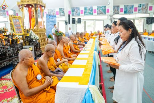 ภาพ No.87340:พิธีถวายสังฆทาน 323 วัด 4 จังหวัดชายแดนภาคใต้  ปีที่ 19 ครั้งที่ 165 พิธีมอบกองทุนหนุนแรงใจช่วยครูใต้  ปีที่ 16 ครั้งที่ 130 และพิธีทำบุญอุทิศส่วนกุศลให้ผู้วายชนม์ ณ วัดพุทธภูมิ อ.เมือง จ.ยะลา วันเสาร์ที่ 9 กันยายน พ.ศ. 2566