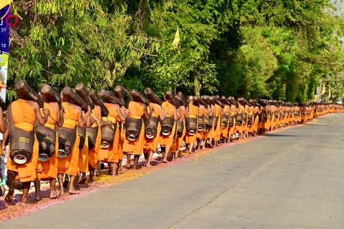 ภาพ No.107889:พิธีต้อนรับพระธรรมยาตรา ในโครงการธรรมยาตรากตัญญูบูชา มหาปูชนียาจารย์ พระมงคลเทพมุนี(สด จนฺทสโร) พระผู้ปราบมาร อนุสรณ์สถาน 7 แห่ง ปีที่ 12 วันที่ 7 มกราคม พ.ศ. 2567 ณ อนุสรณ์สถานคลองบางนางแท่น  อ.สามพราน จ.นครปฐม