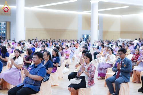 ภาพ No.196074:ผู้ว่าปทุมฯ เปิดงานวันครู ครั้งที่ 69 พ.ศ. 2568 จังหวัดปทุมธานี “เรียนดี มีความสุข : ครูไทยร่วมใจปฏิวัติการศึกษา เด็กฉลาดคิด ฉลาดทำ” ณ วัดพระธรรมกาย - รวมใจระลึกถึงพระคุณบูรพาจารย์ ยกย่องเชิดชูเกียรติผู้ประกอบวิชาชีพทางการศึกษาที่ประกอบคุณงามความดี 