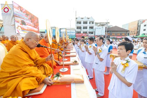 ภาพ No.312746:วันอาทิตย์ที่ 8 มีนาคม พ.ศ.2569 ทำบุญเมืองนครราชสีมา 558 ปี ตักบาตรพระ 10,000 รูป (ภาพชุดที่ 2)